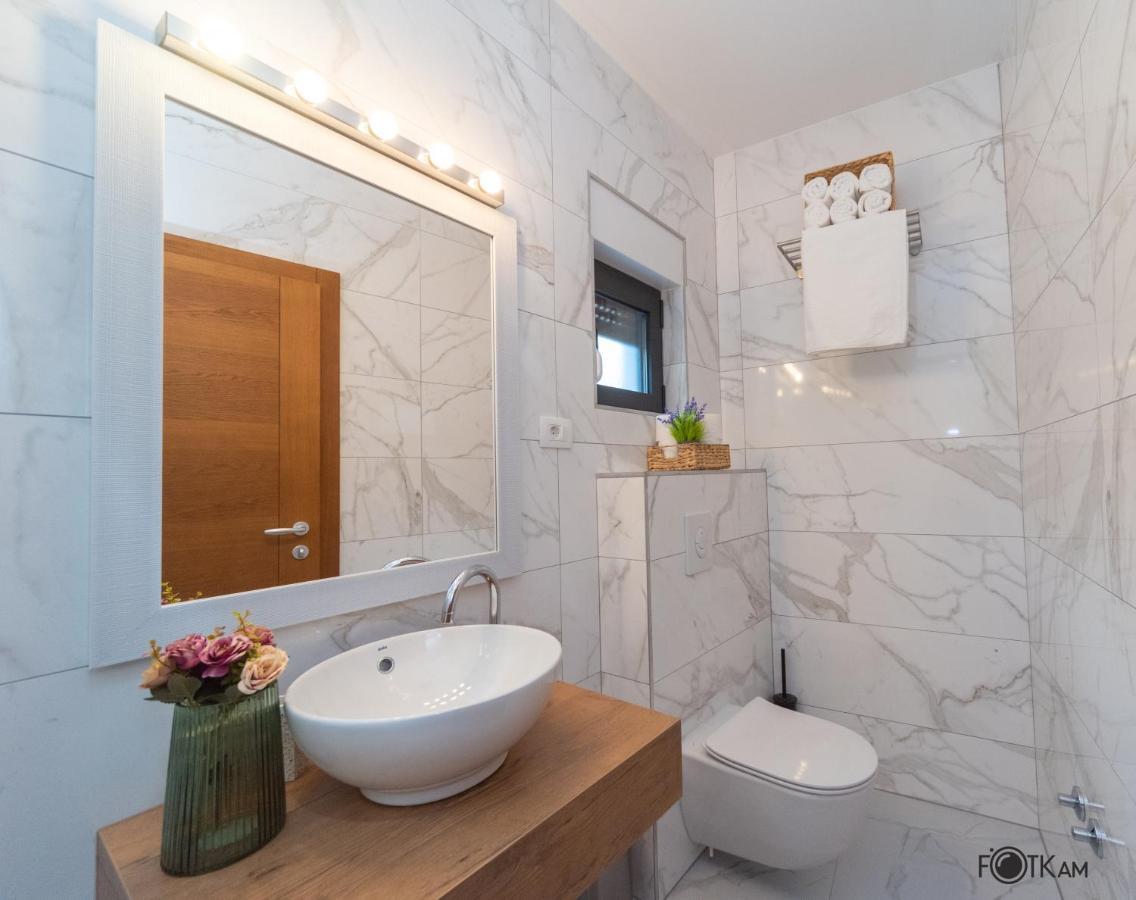 Libar Studio Apartments Baška Voda Eksteriør billede